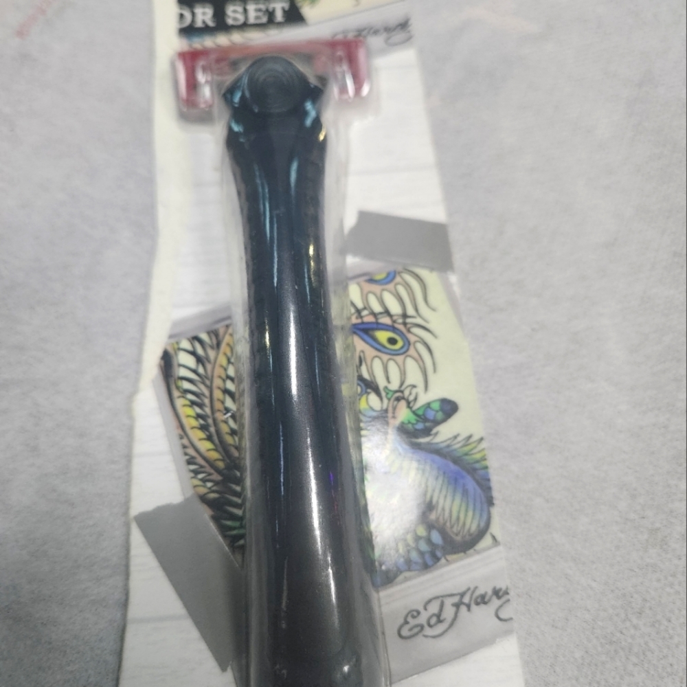 ED HARDY Men's Red & Black Razor Blade Brand New